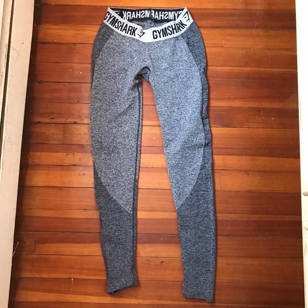 Gym shark leggings !